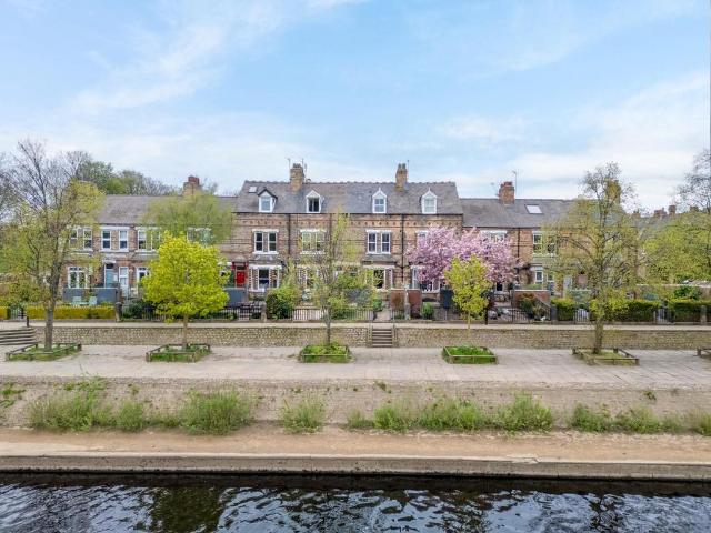5 bedroom townhouse for sale