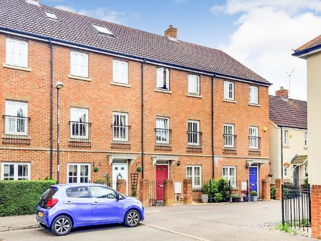 5 bedroom townhouse for sale