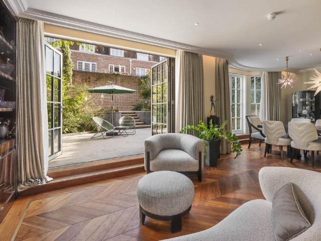 5 bedroom townhouse for sale