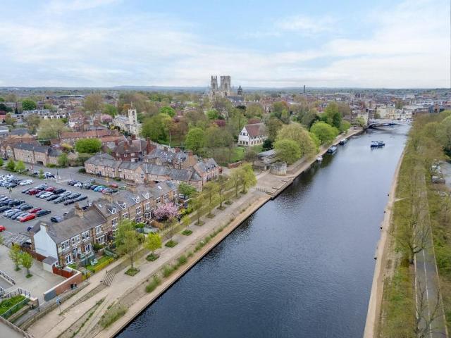 5 bedroom townhouse for sale