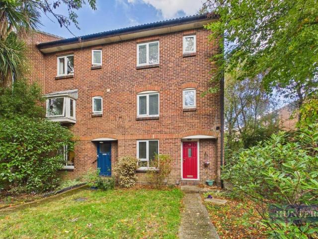 5 bedroom townhouse for sale