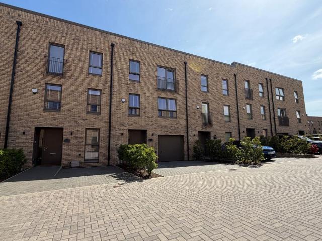 5 bedroom townhouse for sale
