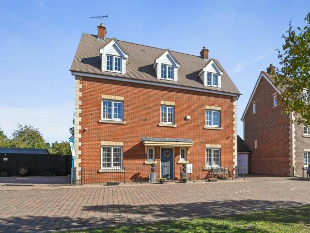 5 bedroom townhouse for sale