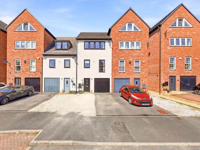 5 bedroom townhouse for sale