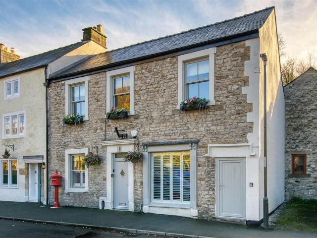 5 bedroom townhouse for sale