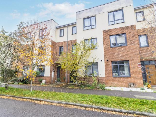5 bedroom townhouse for sale