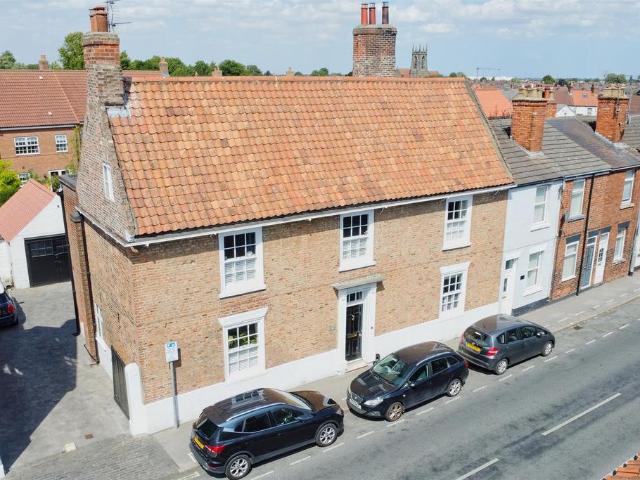 5 bedroom townhouse for sale