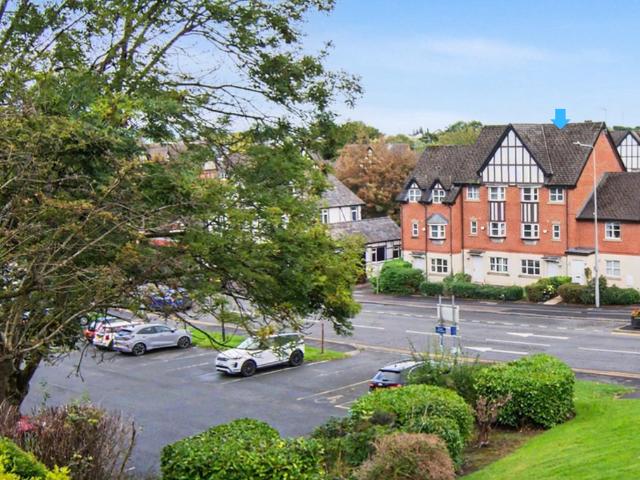 5 bedroom townhouse for sale
