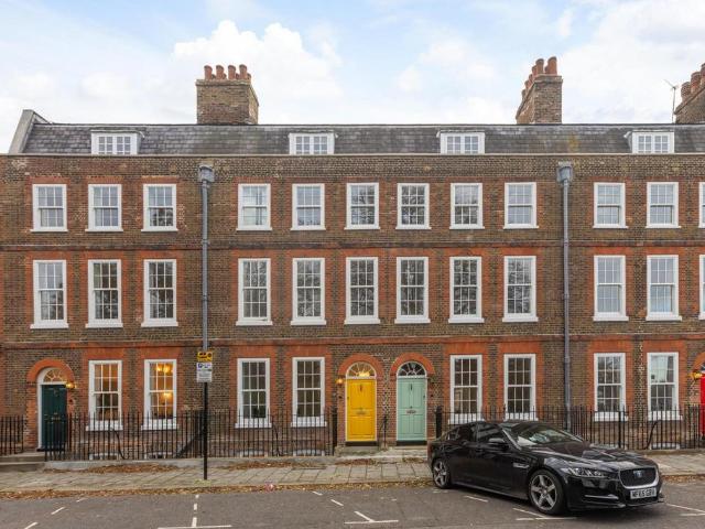 5 bedroom townhouse for sale