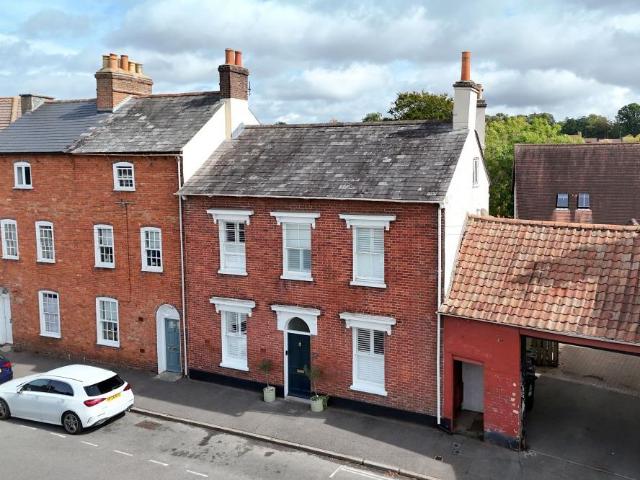 5 bedroom townhouse for sale