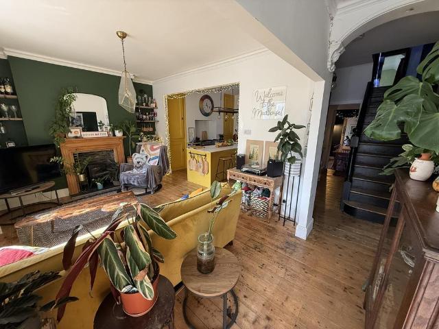 5 bedroom townhouse for sale