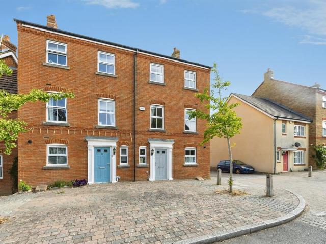 5 bedroom townhouse for sale