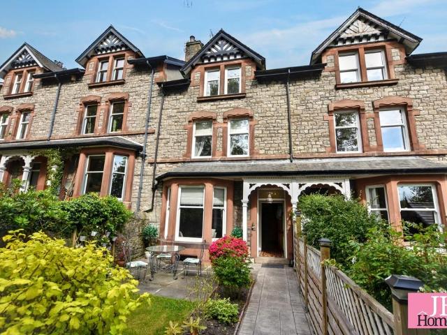 5 bedroom townhouse for sale