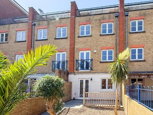 5 bedroom townhouse for sale