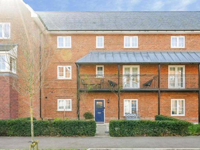 5 bedroom townhouse for sale