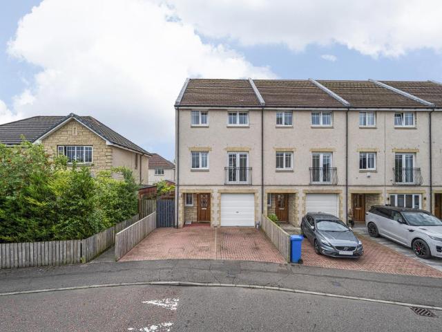 5 bedroom townhouse for sale