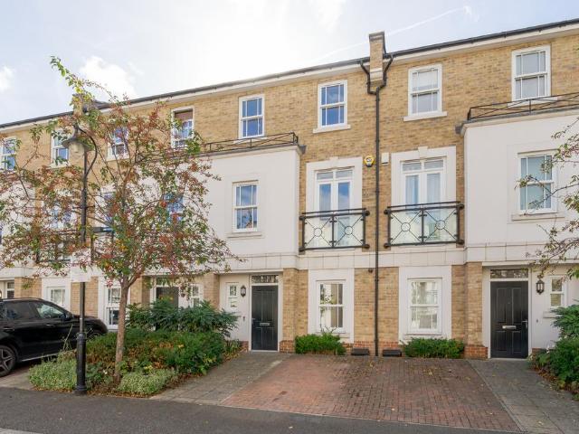 5 bedroom townhouse for sale