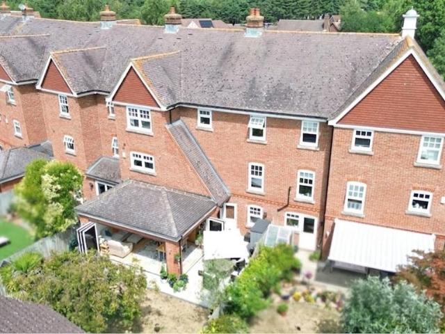 5 bedroom townhouse for sale