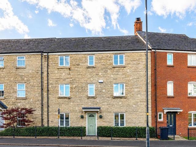 5 bedroom townhouse for sale