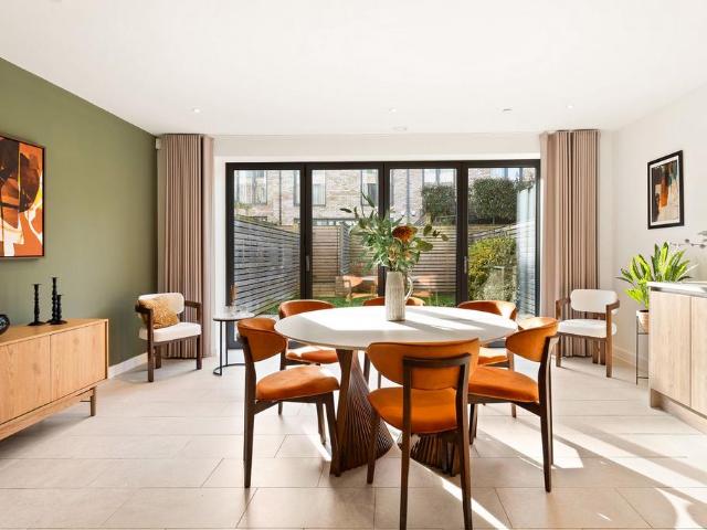 5 bedroom townhouse for sale