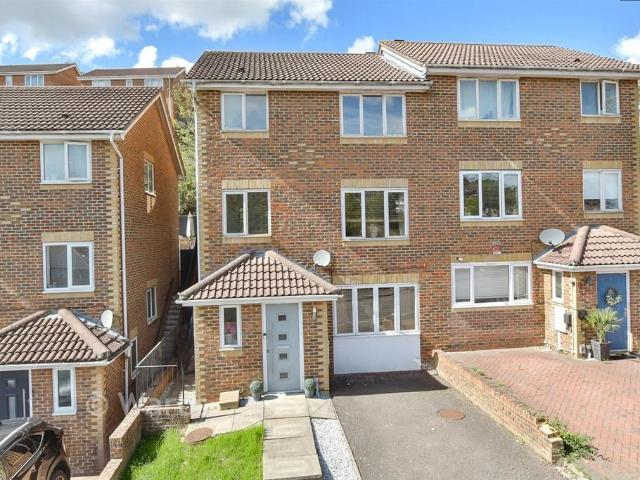 5 bedroom townhouse for sale