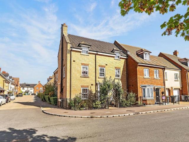 5 bedroom townhouse for sale