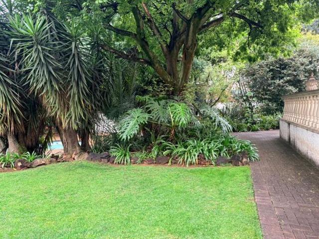 5 Bedroom townhouse freehold to rent in Ferndale, Randburg