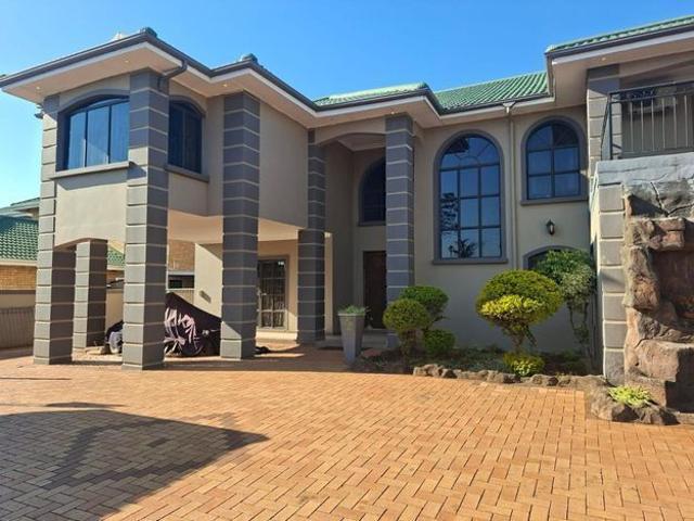 5 Bedroom townhouse freehold to rent in Somerset Park, Umhlanga