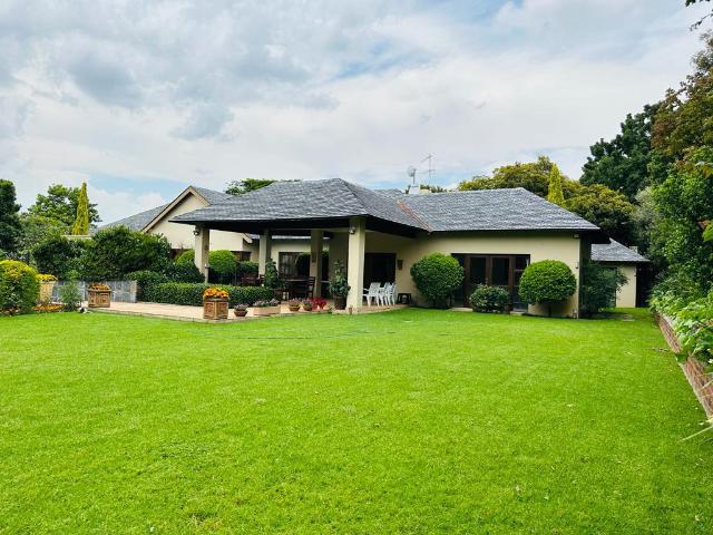 5 Bedroom Townhouse To Let in Bryanston