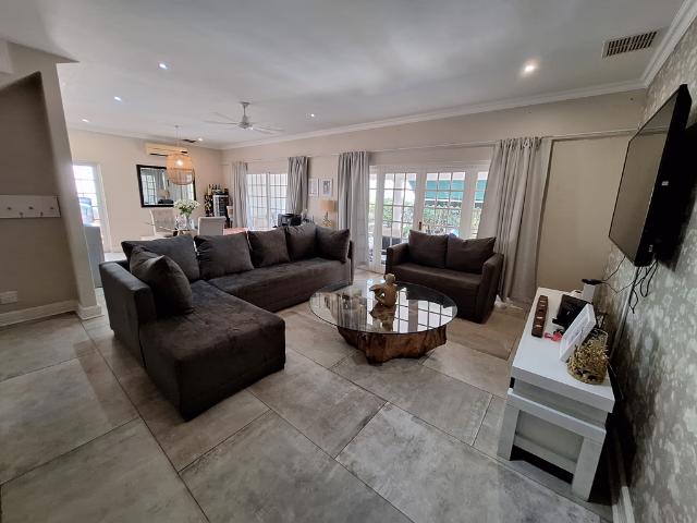 5 Bedroom Townhouse To Let in Mount Edgecombe Country Club Estate