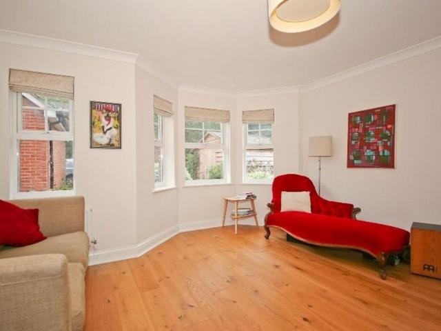 5 bedroom townhouse to rent