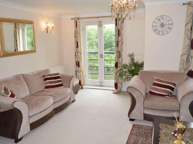 5 bedroom townhouse to rent