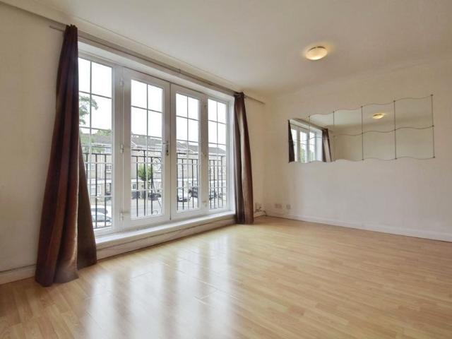 5 bedroom townhouse to rent