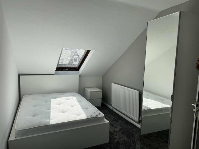 5 bedroom townhouse to rent
