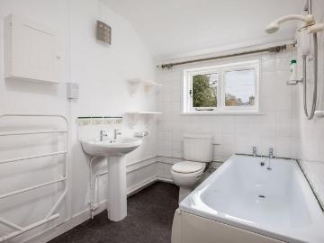 5 bedroom townhouse to rent