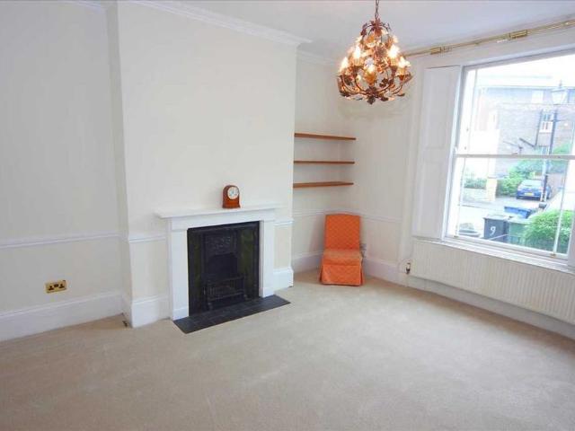 5 bedroom townhouse to rent