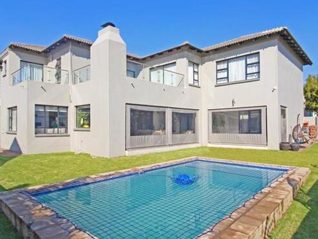 5 Bedroom Townhouse to Rent in Crescent Wood Country Estate
