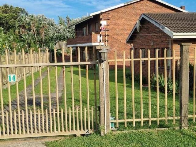 5 Bedroom Townhouse to Rent in Shelly Beach