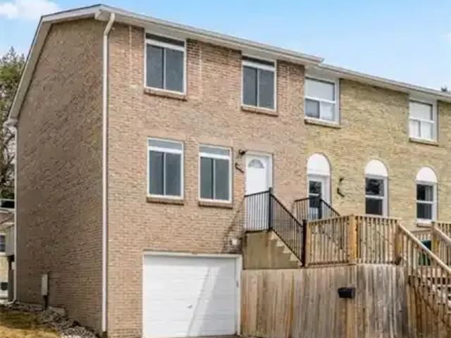 5 Bedroom Townhouse Waterloo ON 104535584