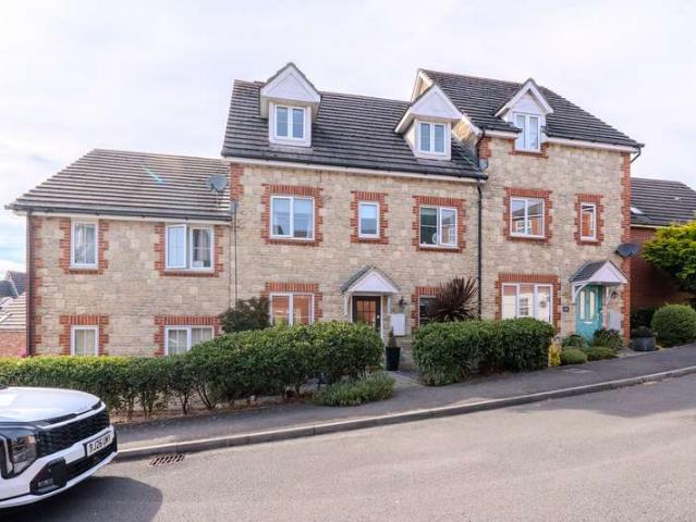 5 Bedroom Terraced House