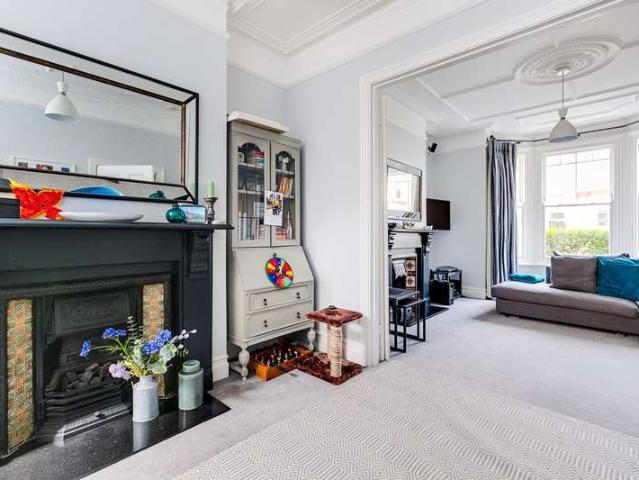 5 Bedroom Terraced House