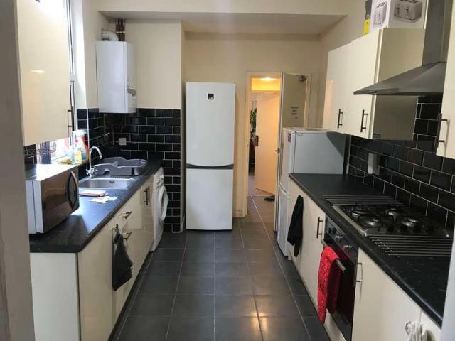 5 Bedroom Terraced House