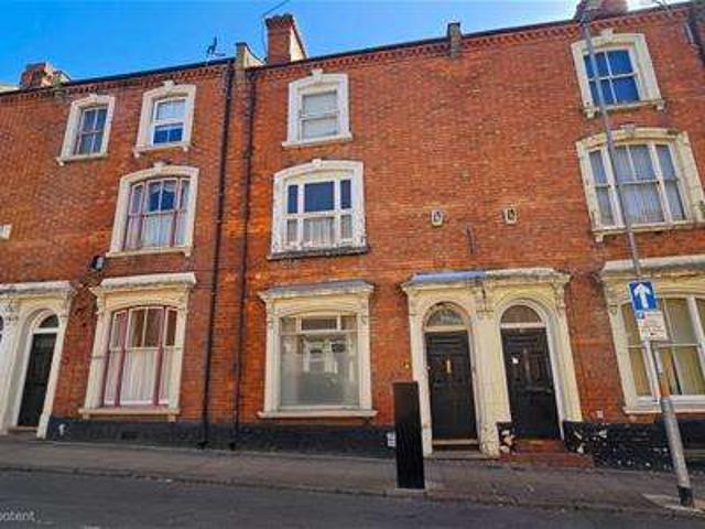 5 Bedroom Terraced House