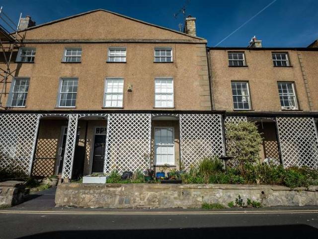 5 Bedroom Terraced House