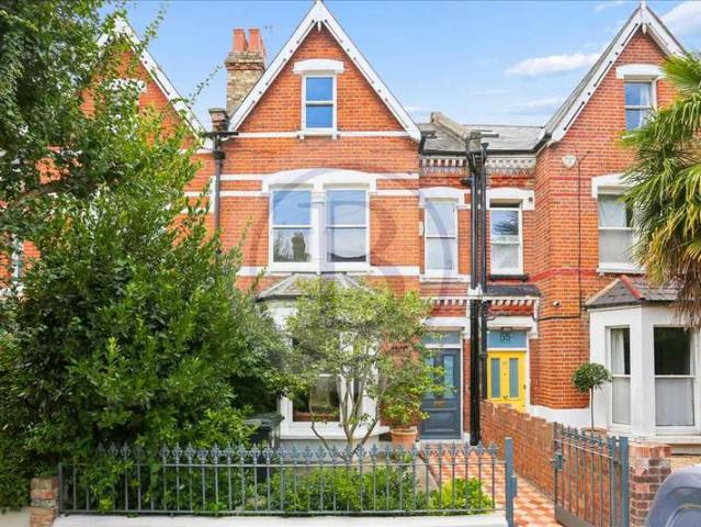 5 Bedroom Terraced House