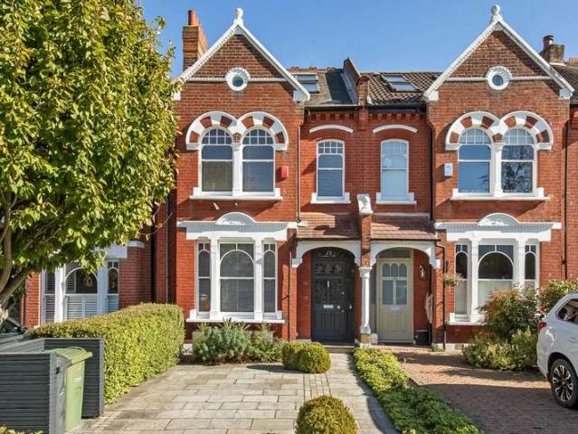 5 Bedroom Terraced House