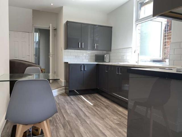 5 Bedroom Terraced House