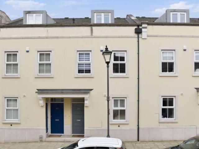5 Bedroom Terraced House