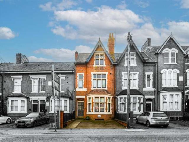 5 Bedroom Terraced House