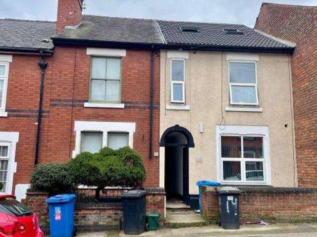 5 Bedroom Terraced House